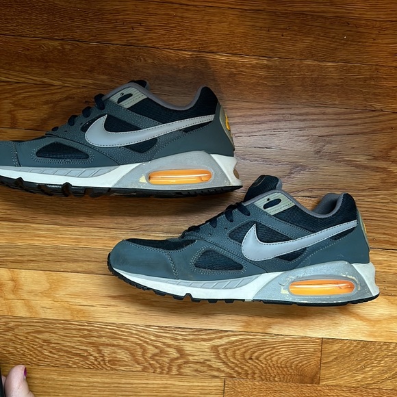 Men’s Nike Air Max 90 Essential size 11, great condition - Picture 3 of 5